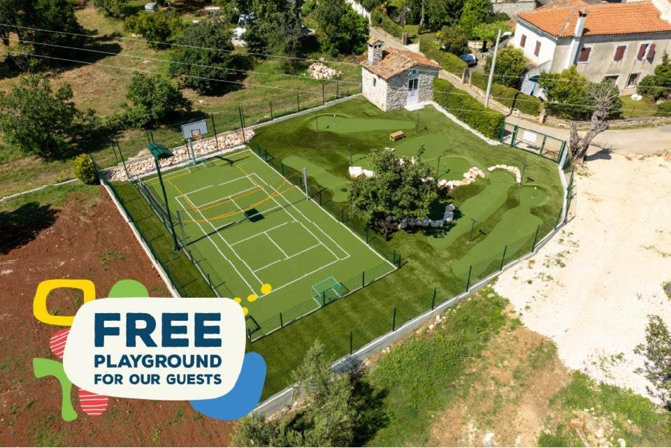San Vincenti Vila *